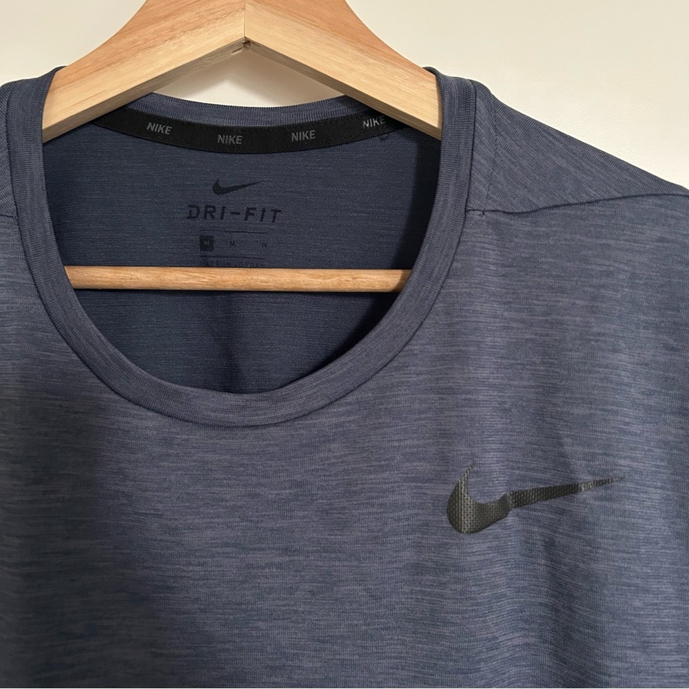 Nike men’s t-shirt
